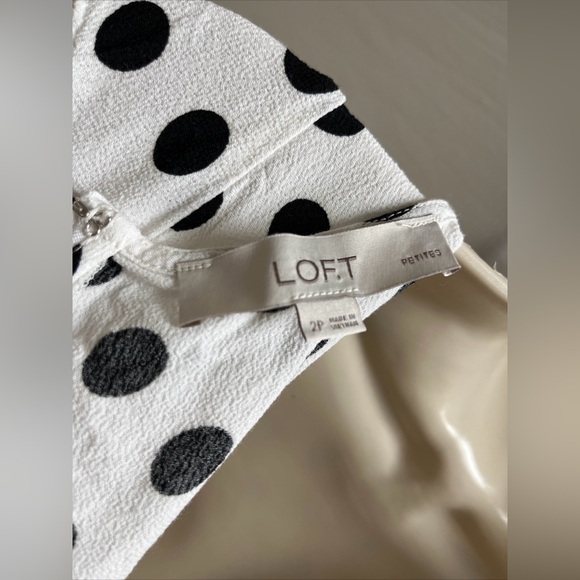 Loft LOFT women’s size 2, petite white polkadot cap sleeve dress - Picture 4 of 4